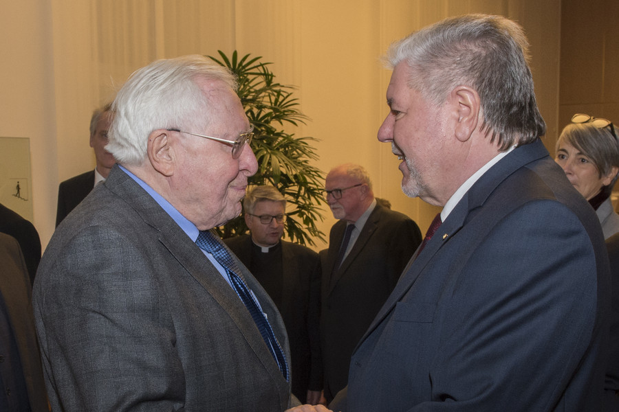 Kurt Beck im Gespräch mit Amtsvorgänger Professor Dr. Bernhard Vogel .