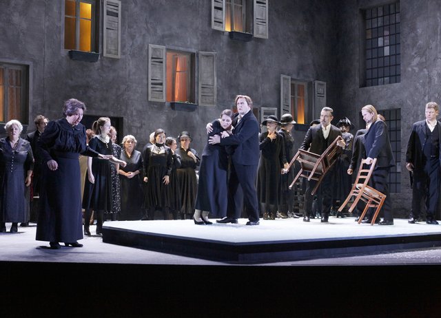 Foto: Pfalztheater / Jörg Heieck