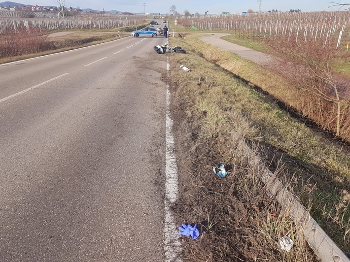 Auf der Strecke zwischen Landau und Nußdorf ereignete sich heute gegen 15 Uhr ein tödlicher Unfall mit einem Motorradfahrer.