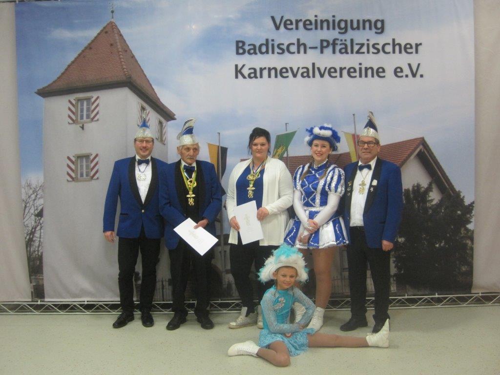 In der Mitte die neuen Löwenträger Peter und Manuela Ehrhardt. Foto(2): Gerstle