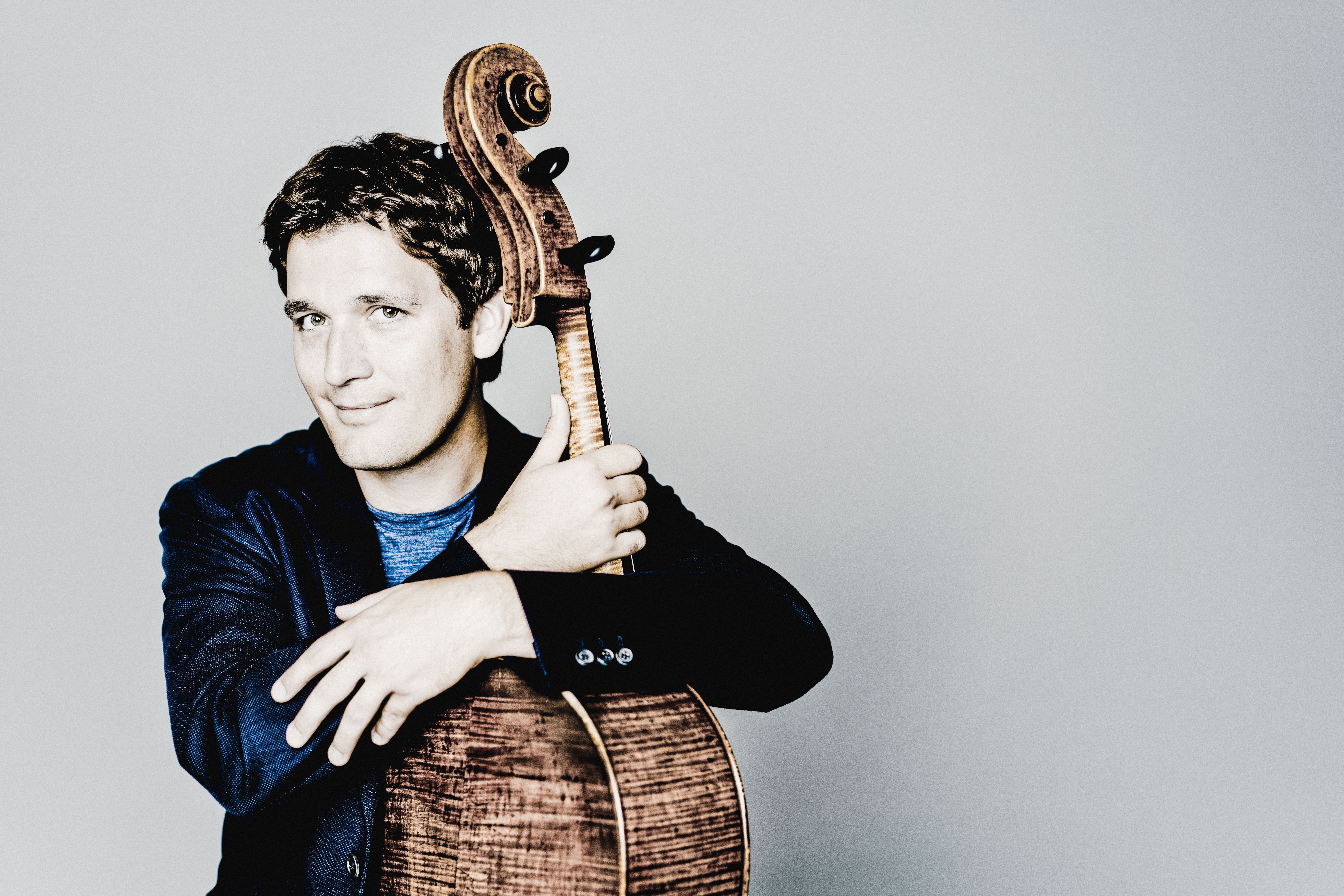 Der junge Weltklasse-Cellist Maximilian Hornung war zweimal ECHO-Klassik-Preisträger. Foto: Marco Borggreve/frei