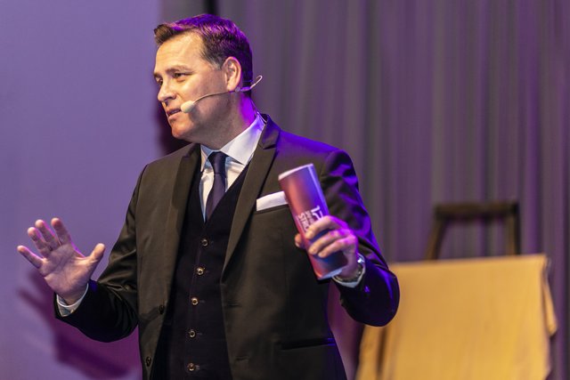 SWR-Moderator Holger Wienpahl | Foto: Jens Vollmer