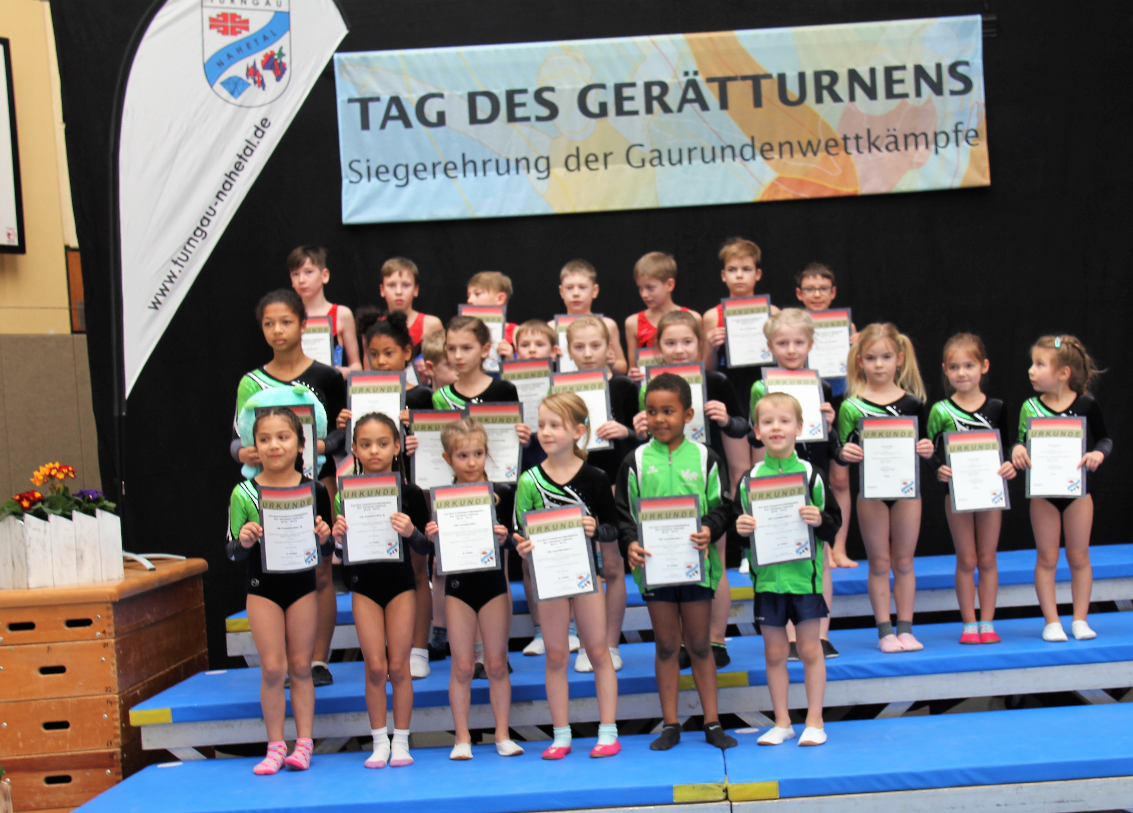Jugendliche des VfR bei der Siegerehrung Foto: PS