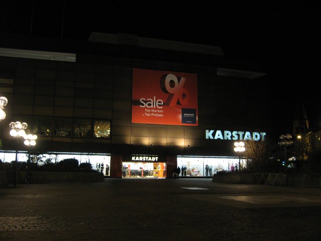 noch haben wir unseren Karstadt