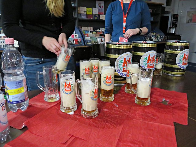 Halb leer oder halb voll? Lecker Bier in der Pause | Foto: Brigitte Melder