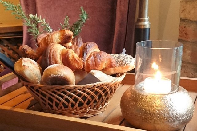 Zum Ohrenschmaus den passenden Gaumenschmaus: Leckeres und reichhaltiges Frühstück | Foto: Foto: B. Ksoll