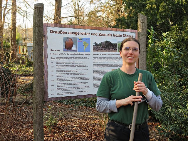 Tierpflegerin mit Herz für Wochenblatt-Reporterin | Foto: Brigitte Melder
