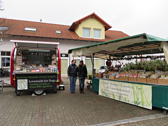 Unterstützung durch zwei Böhl-Iggelheimerinnen | Foto: Brigitte Melder