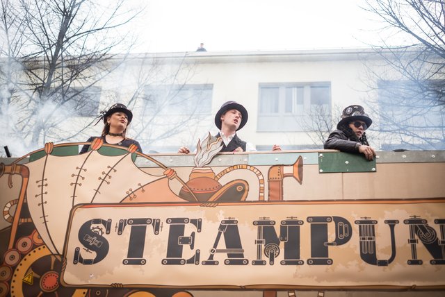 Es qualmte auf dem Wagen der Reilinger Kraichbach Schlabbe.  | Foto: Gaier