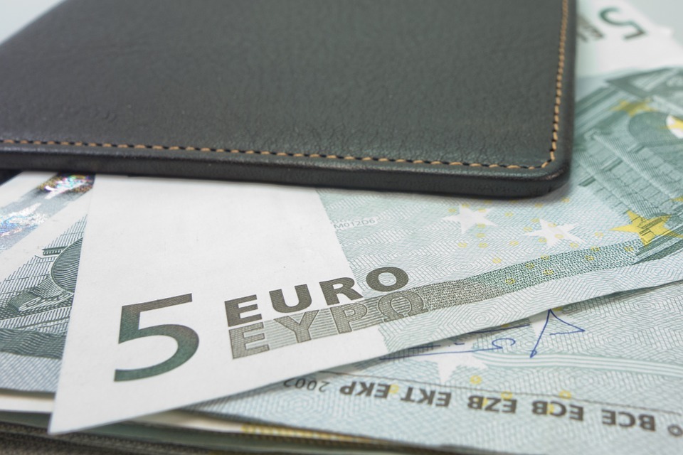 Auch Geldbeutel mit Bargeld wurden abgegeben