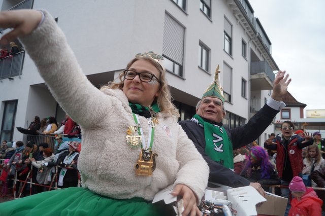 Prinzessin Denise I. vom Karnevalverein "Bruchkatzen Ramstein" mit Präsident Jürgen Lesmeister  | Foto: Walter