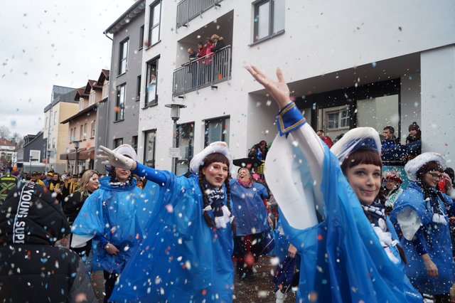 Mit dabei: Die Tänzerinnen vom Carneval- und Unterhaltungsverein Landstuhl (CUVL) | Foto: Walter