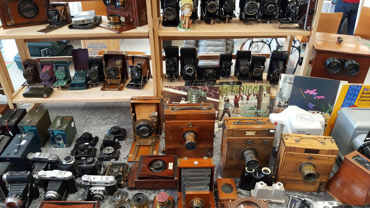 Alles rund um die Fotografie bietet dieser Secondhand-Markt in der Hermann Kimling-Halle, Östringen
