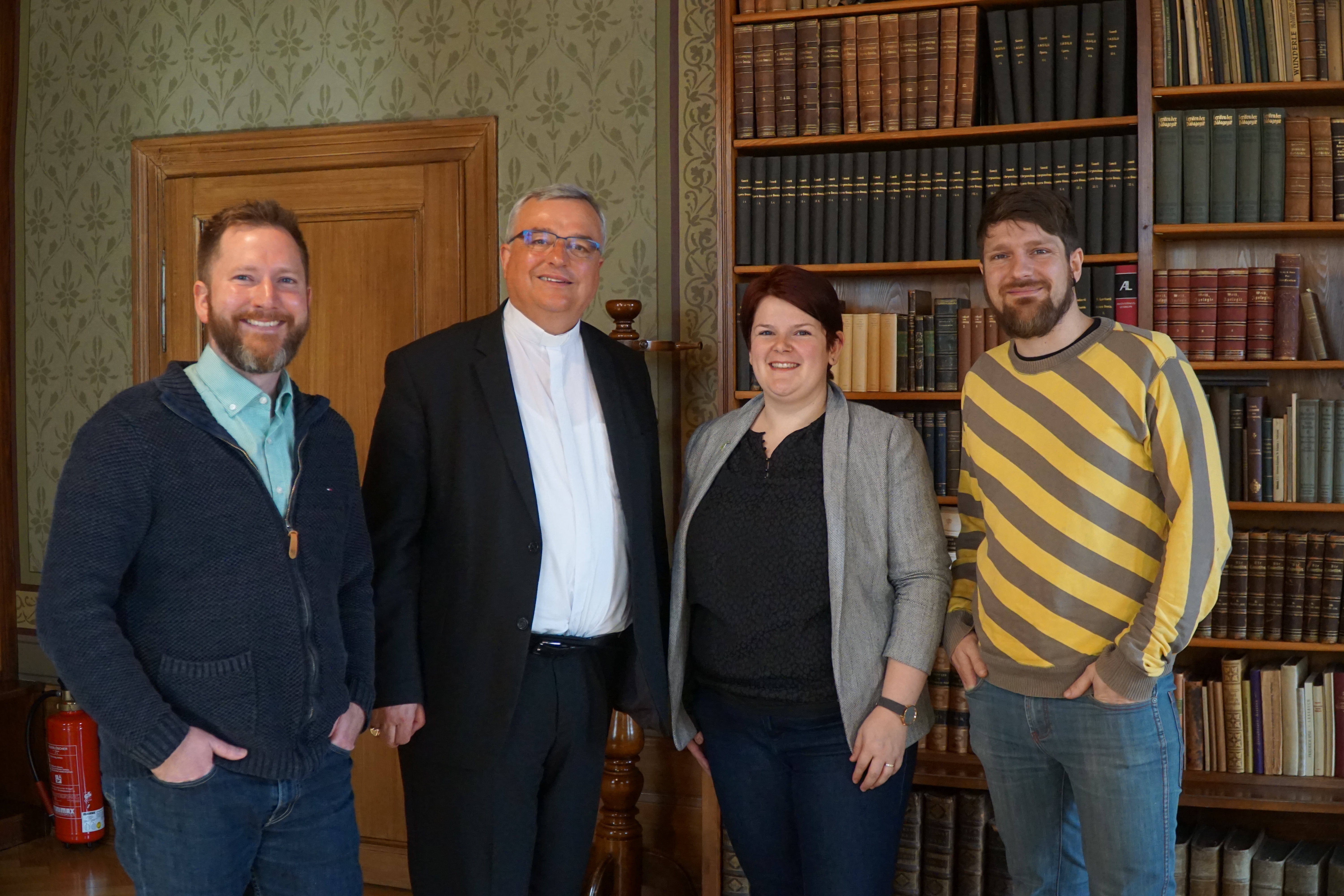 Carsten Leinhäuser, Bischof Dr. Karl-Heinz Wiesemann, Lena Schmidt, Thomas Heitz (v.l.n.r.).