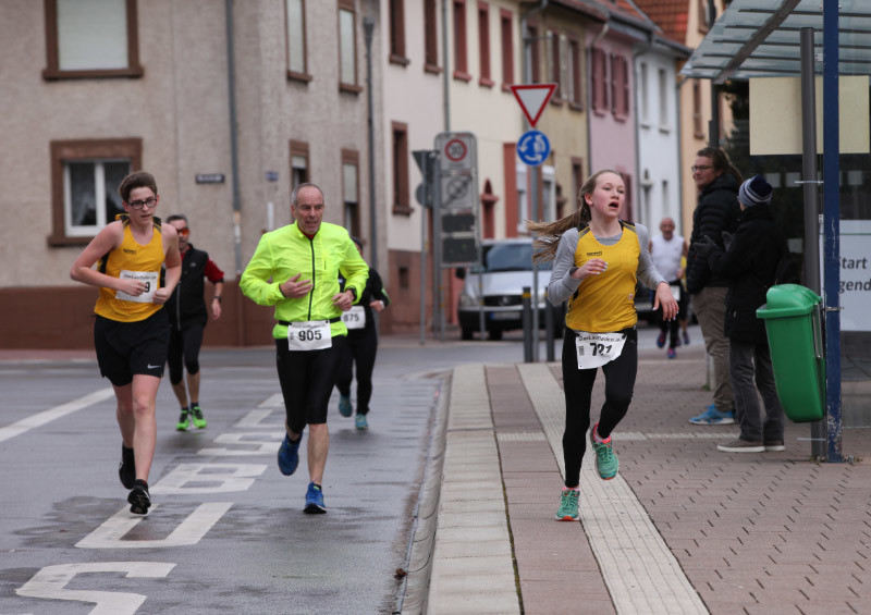 Leon Stahl (links) und AnnaLena Ulrich (rechts)