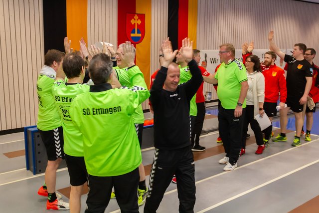 Freude bei der Ettlinger Mannschaft beim höchsten Auswärtsergebnis der Saison