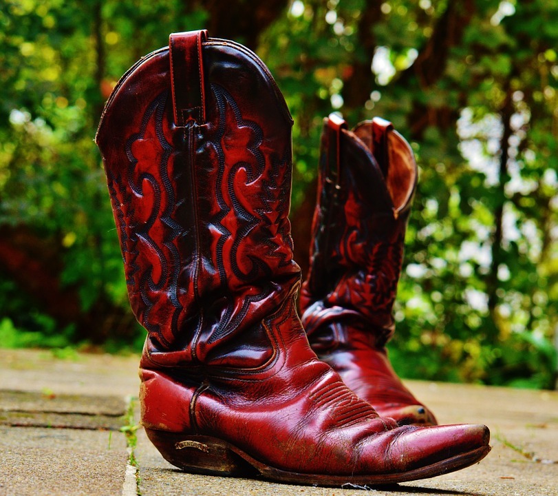 Beim Line Dance wird überwiegend zu Country Musik getanzt