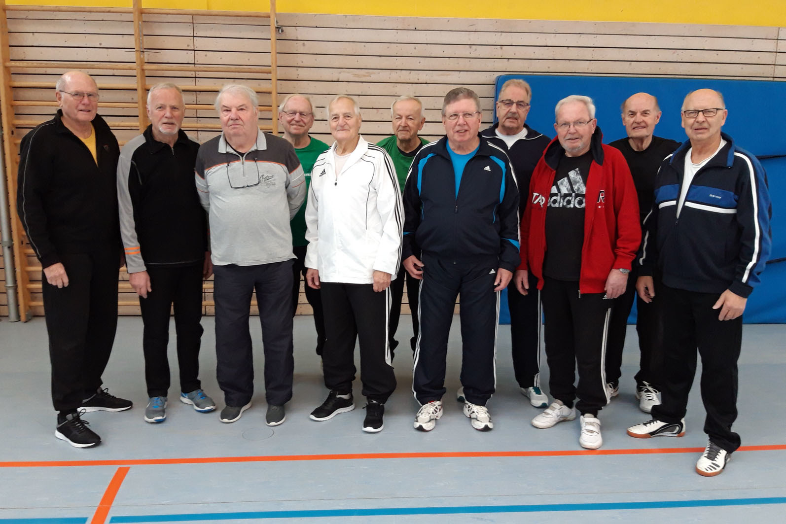 Hier ein Teil der Gruppe; links im Bild Übungsleiter Berthold Euler