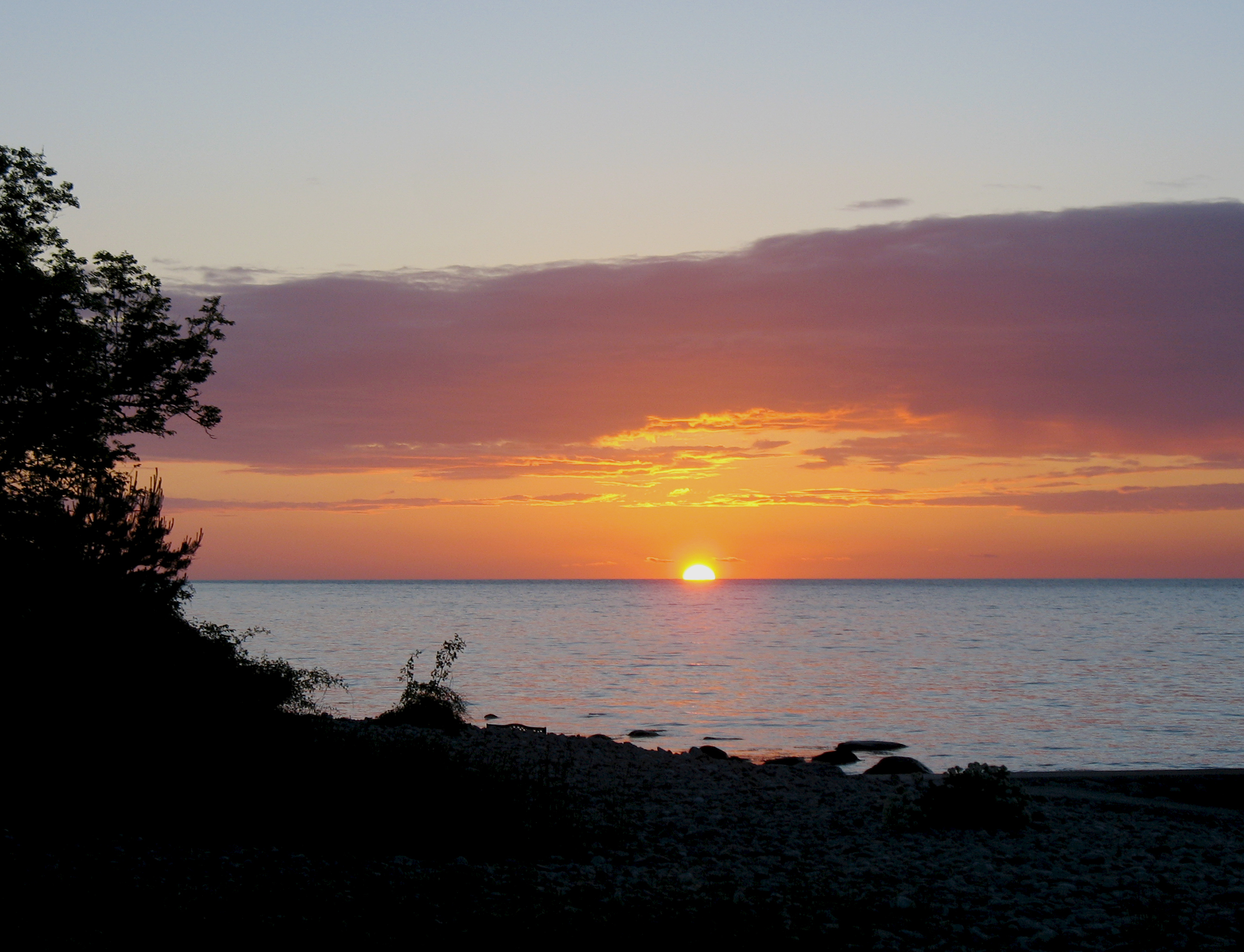 Romantische Sonnenuntergänge in Norwegen.