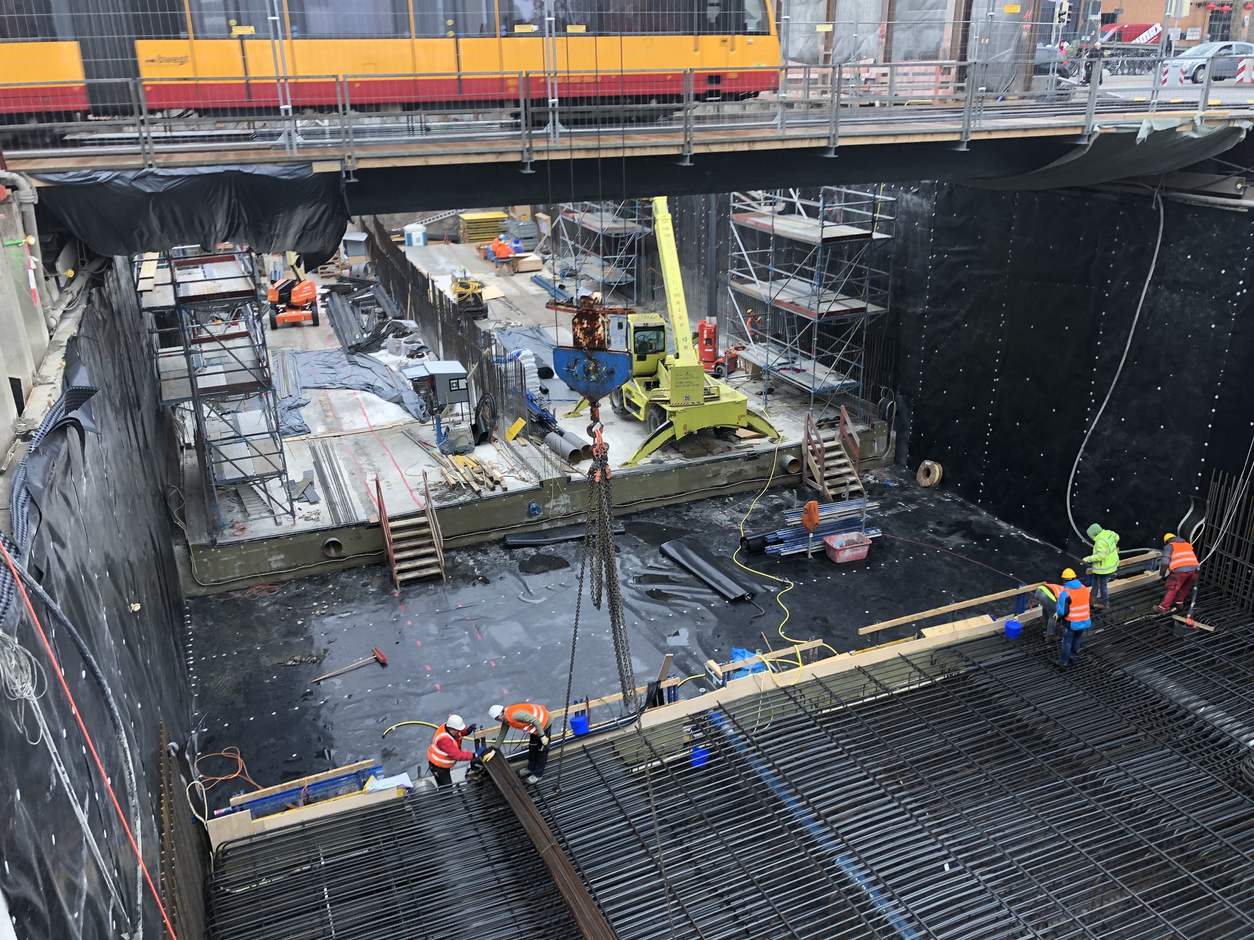 Das wird gut: Unter dem Mendelssohnplatz ist die Tunnelsohle schon fast fertiggestellt.