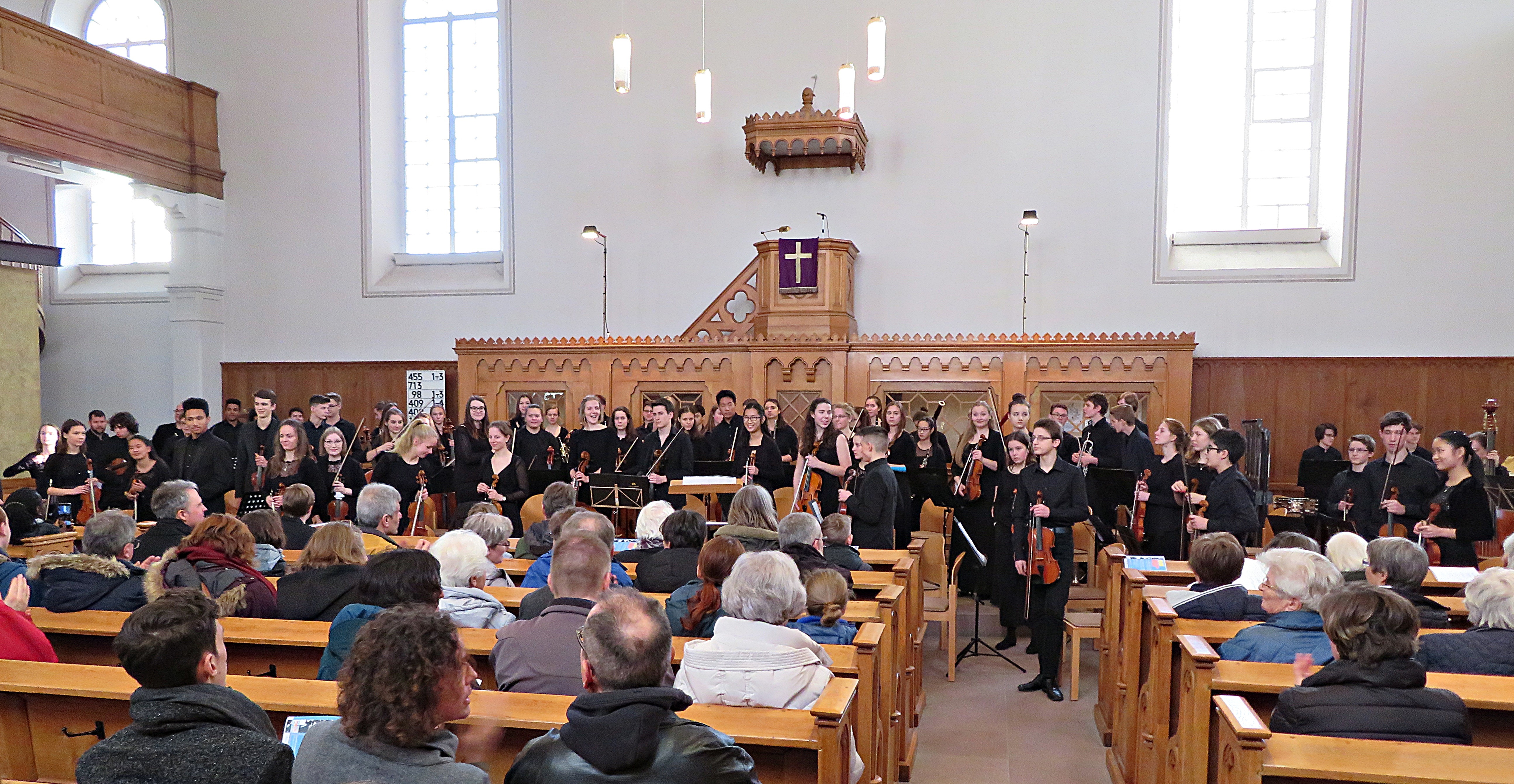 Das Jugendsinfonieorchester Mannheim in der Kirche