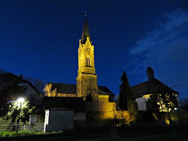 Die wunderschöne Prot. Kirche im Abendlicht | Foto: Brigitte Melder