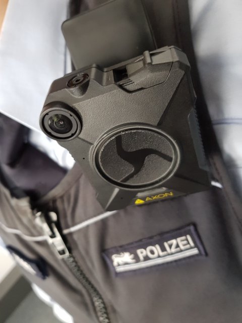 Die Bodycam wird sichtbar getragen | Foto: jow