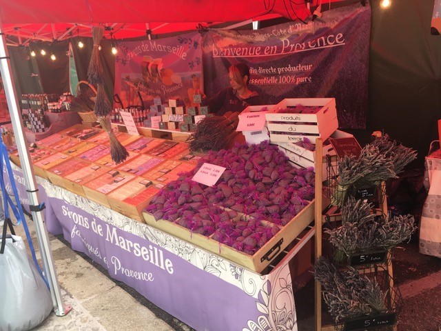 Kommendes Wochenende auf dem Berliner Platz: Der Provenzialische Markt.