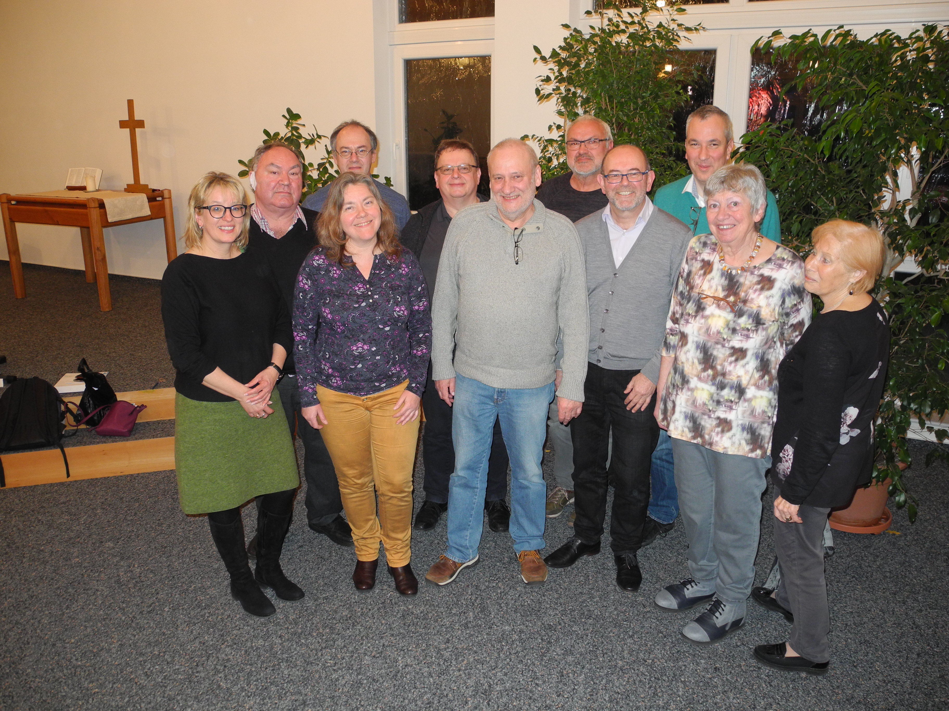 Der neue Vorstand des Mozartchors mit der scheidenden Vorsitzenden: Elvira Strauß, Ulrich Schalck, Anja Pohsner, Werner Kropp, Dieter Hauß, Jürgen Dedek, Rainer Spindler, Christian Huber, Theo Hafner, Ruth Hocke, Renate Regel (v.l.n.r.).