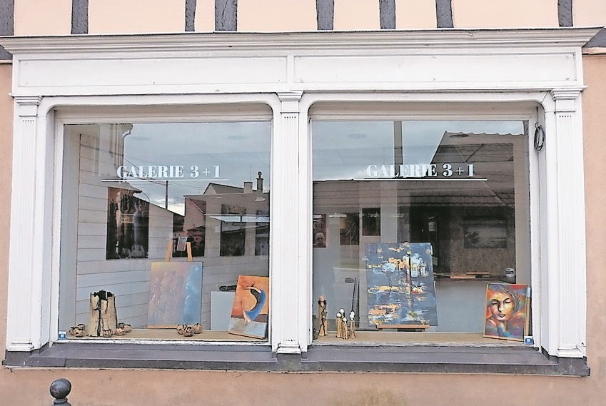 Zeitgenössische Kunst wird in der Galerie 3 + 1 gezeigt.
