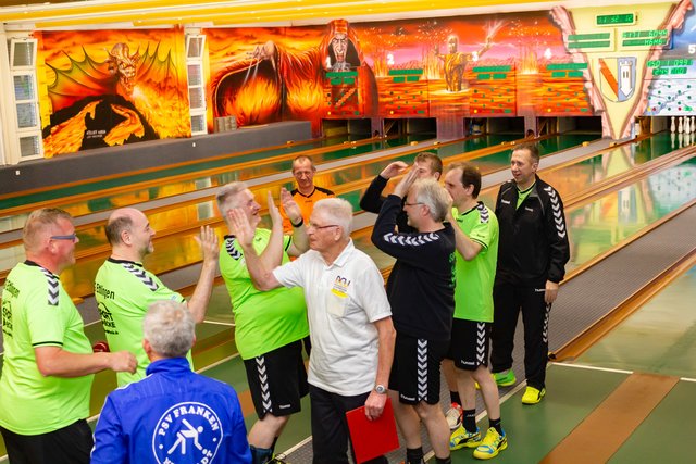 Große Freude bei den Ettlingern nach dem Spiel über den Heimsieg