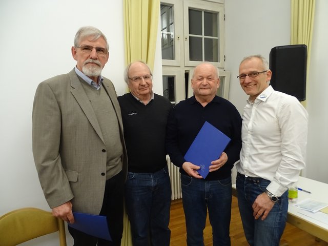 Ernennung von Herbert Hölzer und Werner Pertinac zu Ehrenmitgliedern der DLRG Durlach | Foto: www.durlach.dlrg.de