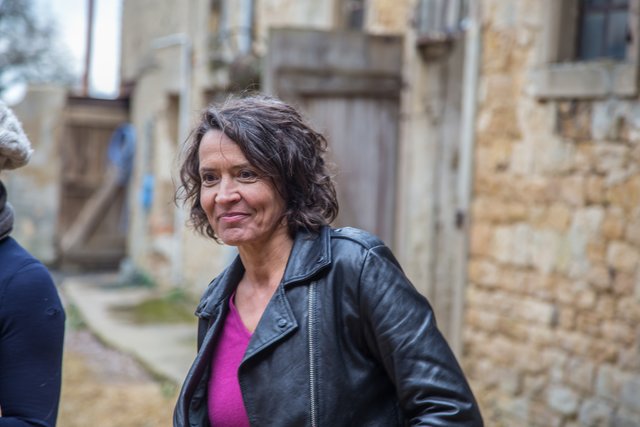 Ulrike Folkerts am Set. | Foto: Roland Kohls