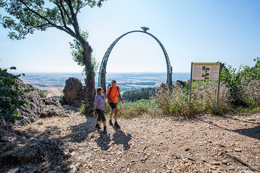 Wanderfreunde genießen die Naturlandschaften