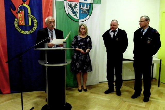 Ehrung für 35 Jahre (von links): Bürgermeister  | Foto: W. G. Stähle