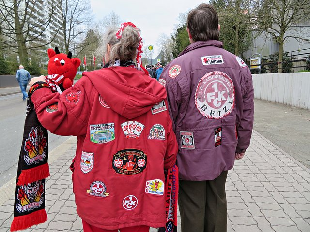 Gute Zeiten, schlechte Zeiten - diese Aufnäher stammen aus guten Zeiten | Foto: Brigitte Melder