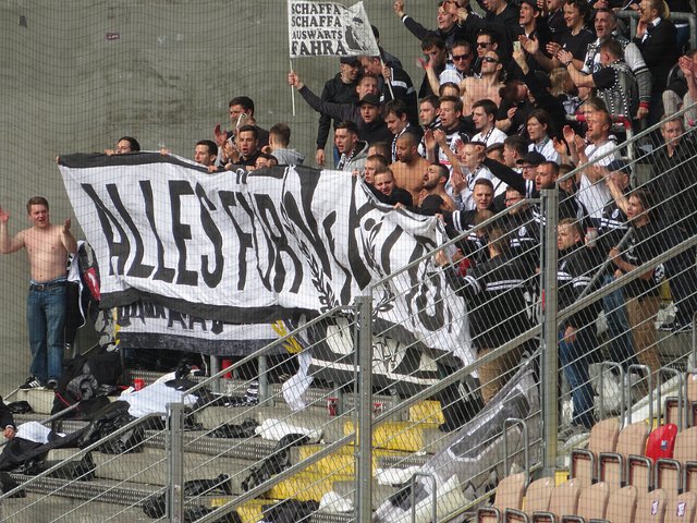 Der Jubel ist groß bei den angereisten Fans aus Aalen. | Foto: Brigitte Melder