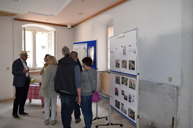 Im "Engel" stellte das Sanierungsbüro seine Projekte vor. | Foto: B. Bender