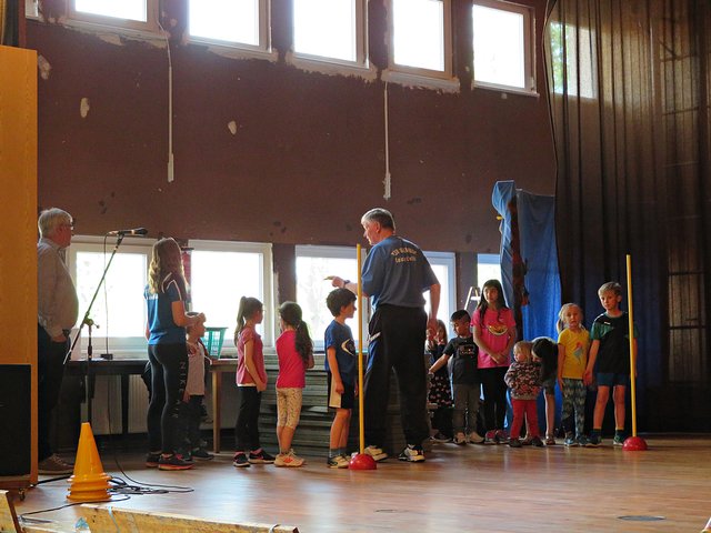 Edgar Christ gibt Anweisungen | Foto: Brigitte Melder