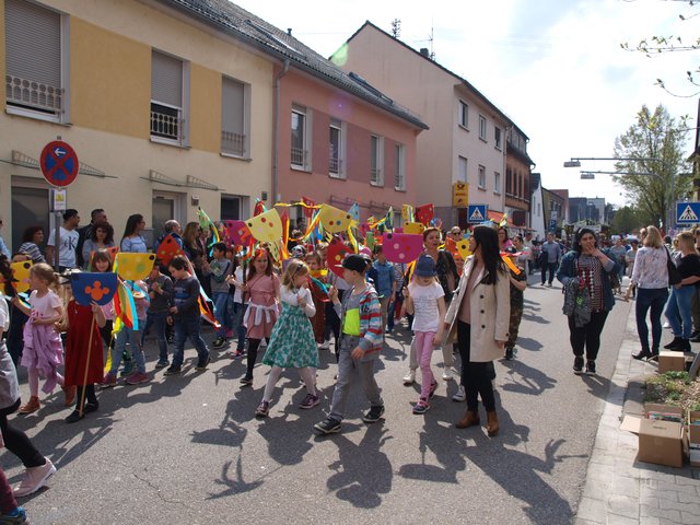 Sommertagsumzug Friedrichsfeld | Foto: Kristin Hätterich