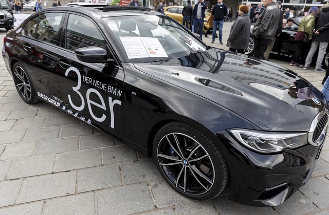 Der neue 3er BMW wurde auf dem Stiftsplatz präsentiert | Foto: Jens Vollmer