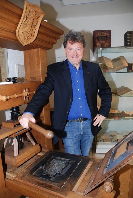 Der Nachbau einer alten Druckerpresse aus dem 16. Jahrhundert.  | Foto: Pacher