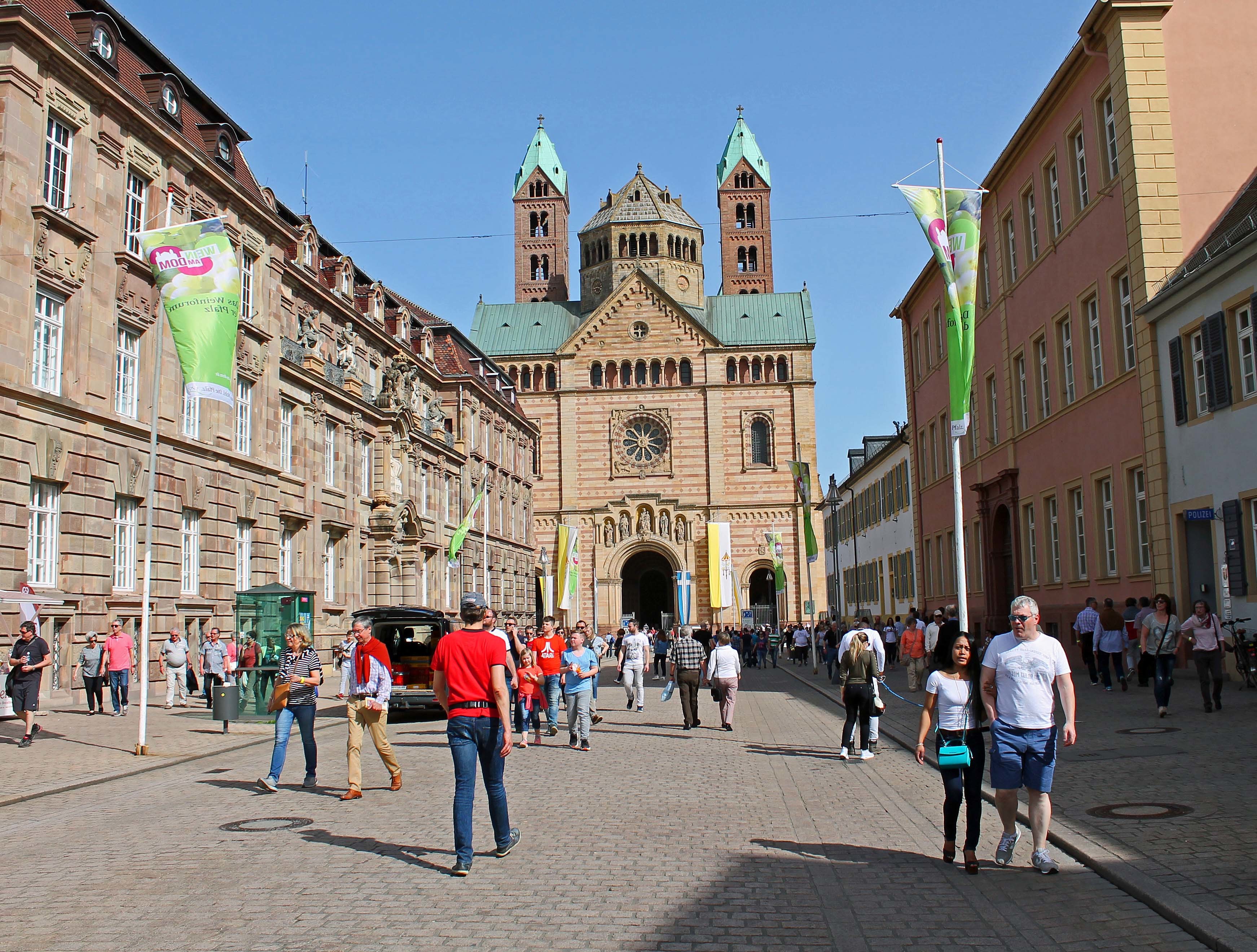 4.000 Besucher lockte die führende Pfälzer Weinpräsentation mit ihrem besonderen Flair im vergangenen Jahr. Auf einen ähnlich guten Zuspruch hoffen die Veranstalter, die Pfalzwein-Werbung und die Landwirtschaftskammer Rheinland-Pfalz, auch 2019.