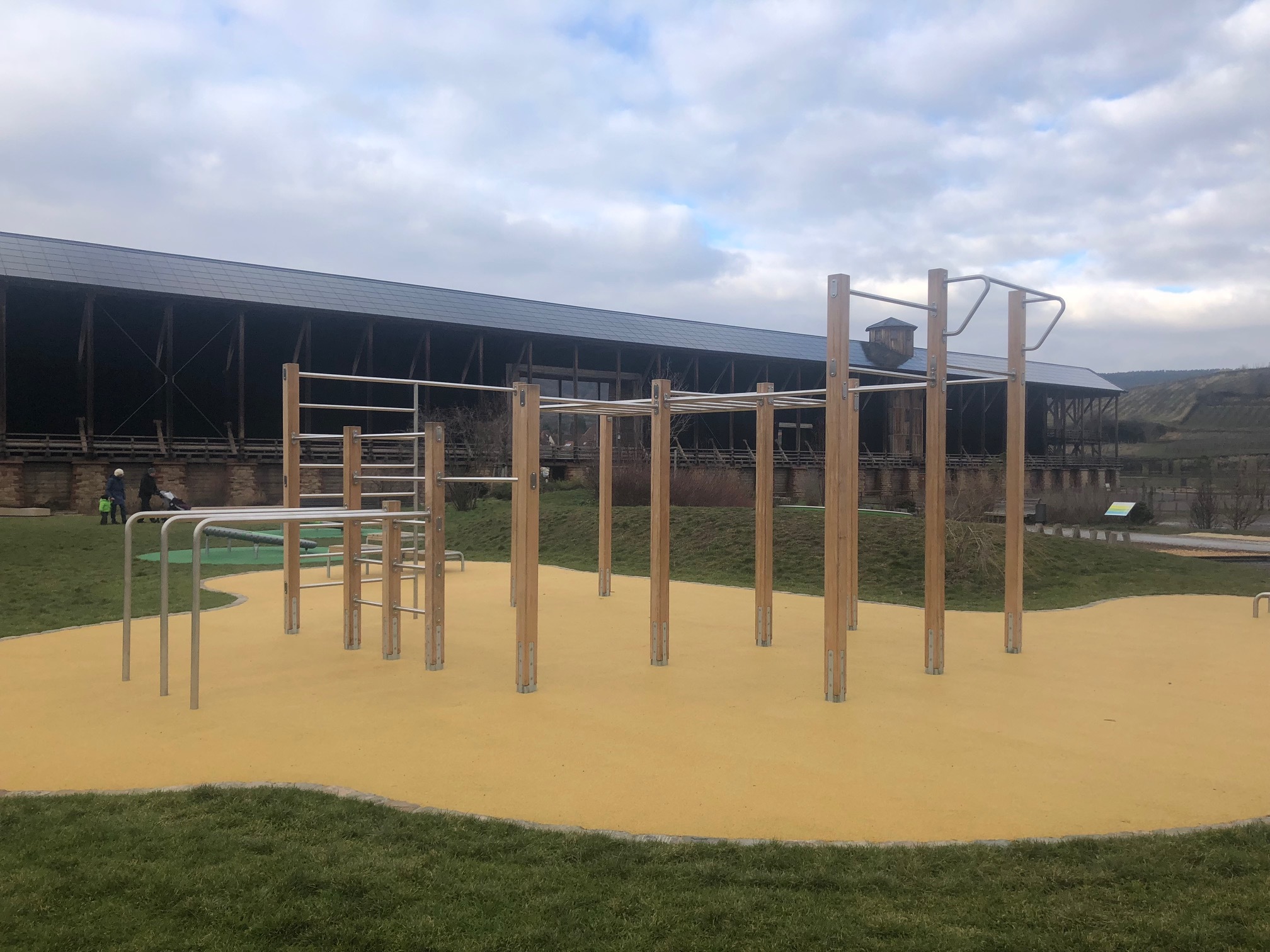 Eine Idee des Jugendkomitees wurde im vergangenen Jahr im Kurpark realisiert: die Calisthenics-Anlage.
