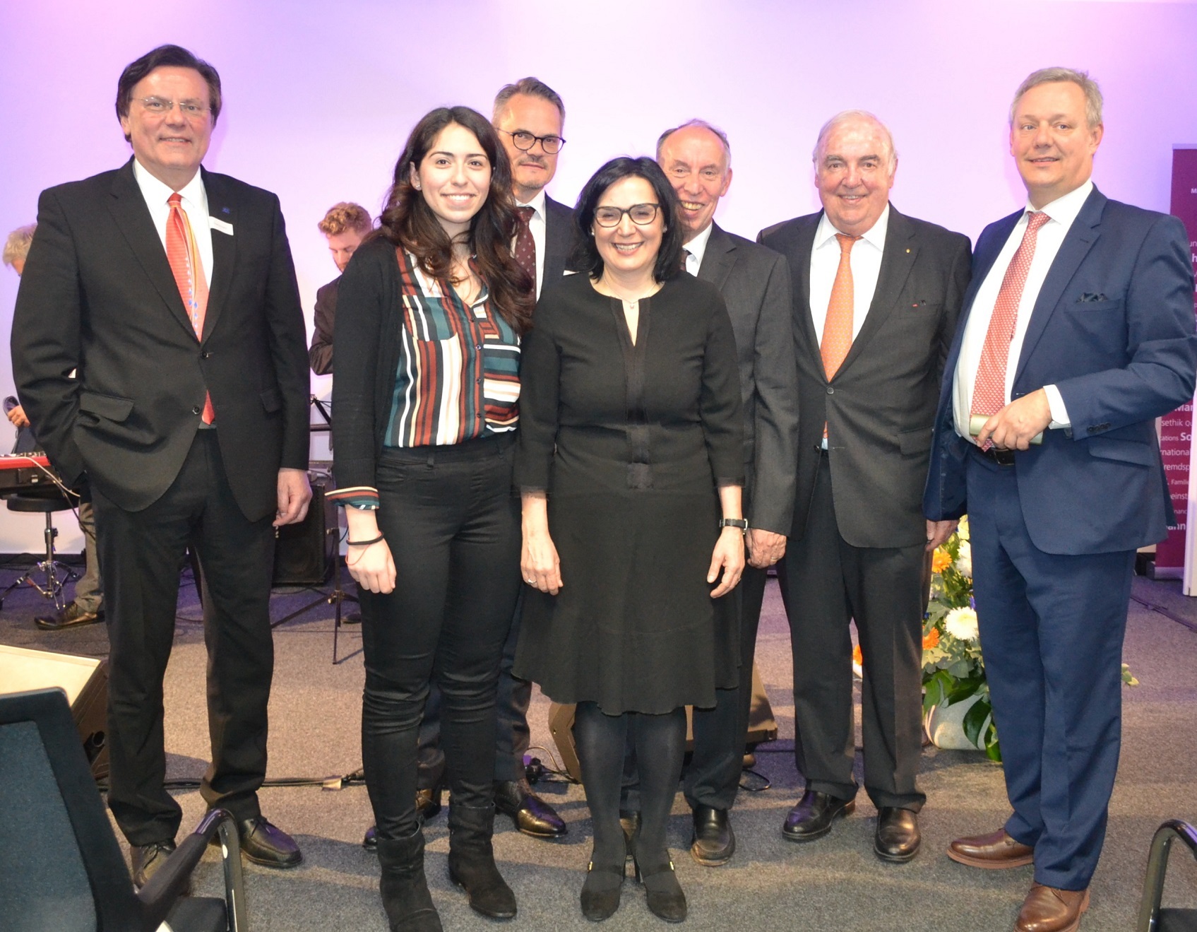 Von links: Thiemo Fojkar, Melis Sekmen, Wolfgang Dittmann, Prof. Perizat Daglioglu, Prof. Michael Nagy, Georg Mehl, Prof. Rupert Felder. Foto: Franz Motzko.