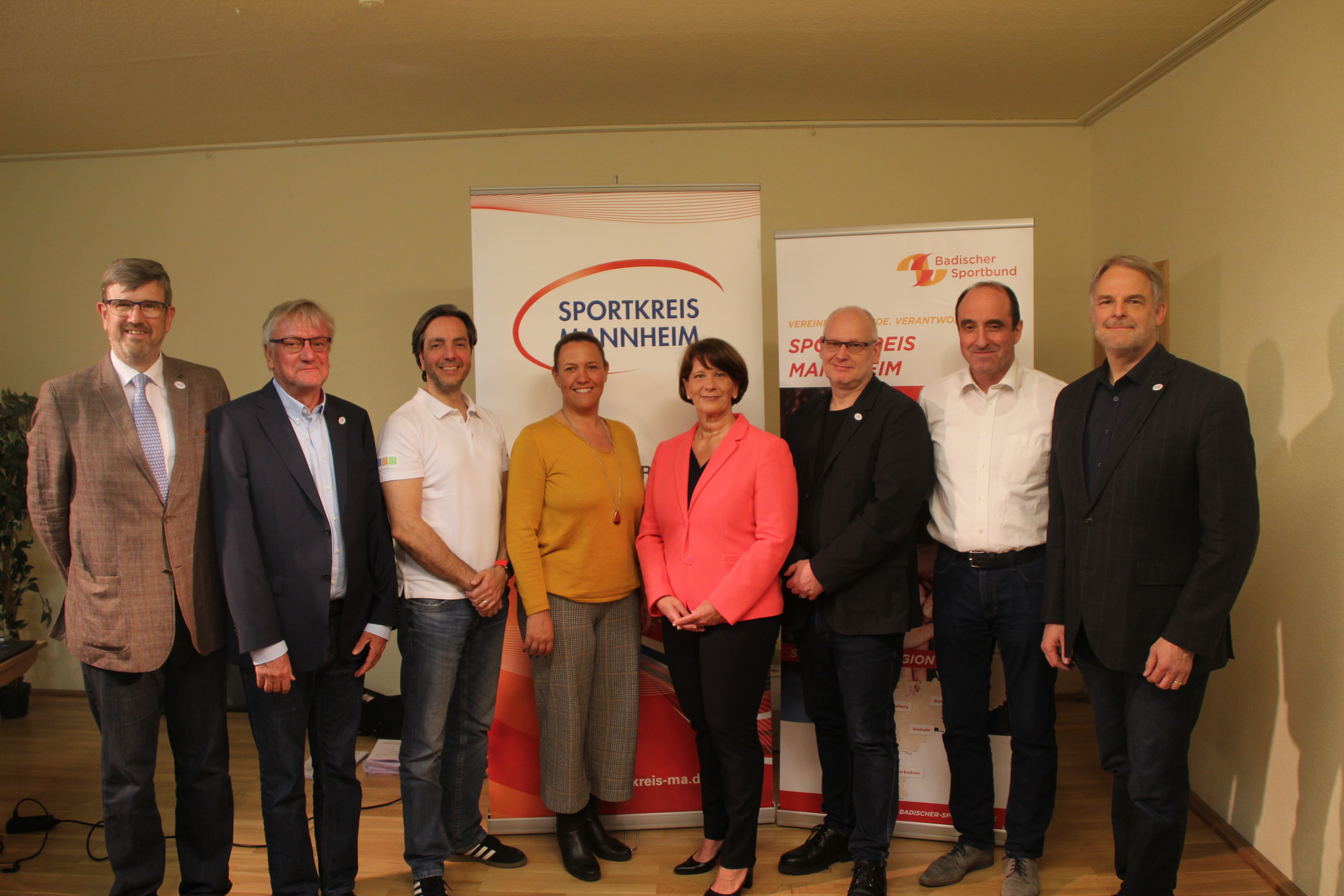 Von links: Bernhard Deigert, Kurt Herschmann, Rico Fotis, Wibke Ahrens, Dr. Sabine Hamann, Wolfgang Winkler, Uwe Zimmermann und Lutz Winnemann