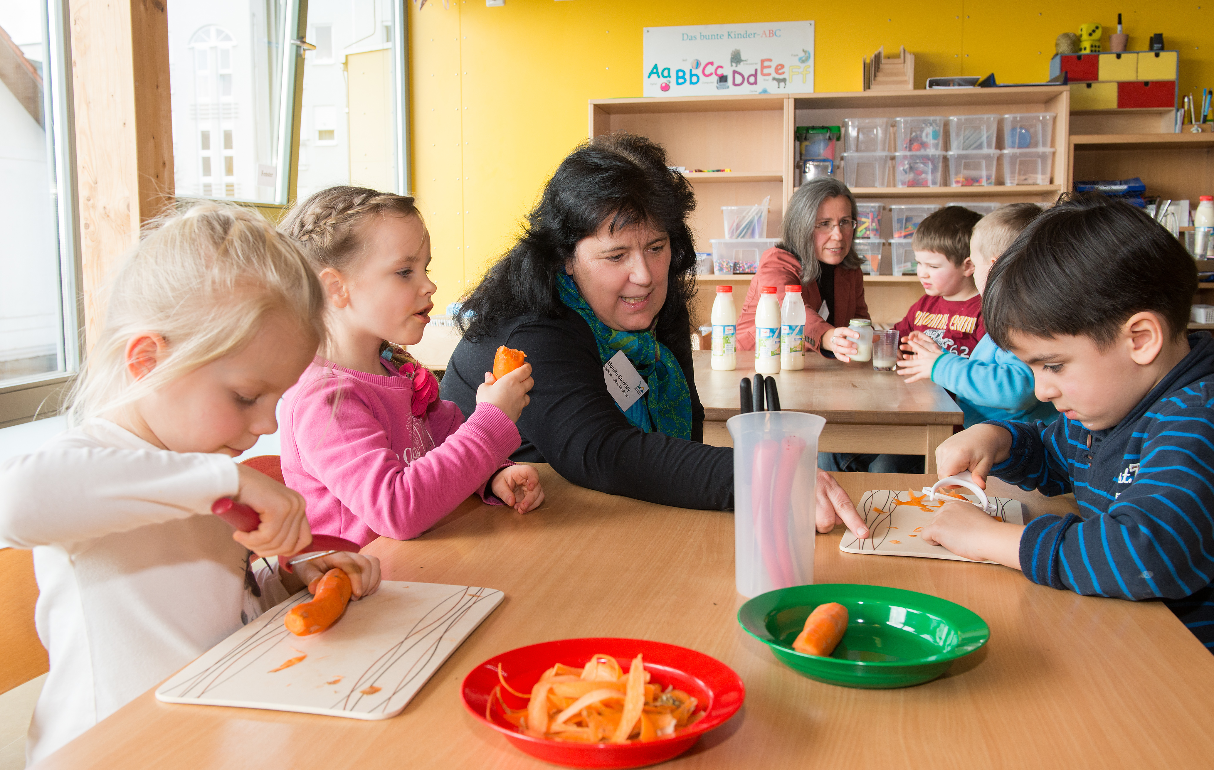 Das Kita-Projekt „Abenteuer Essen“ fördert das Ernährungsbewusstsein von klein auf, um gesundheitlichen Fehlentwicklungen beziehungsweise Krankheiten im Jugend- und Erwachsenenalter vorzubeugen.