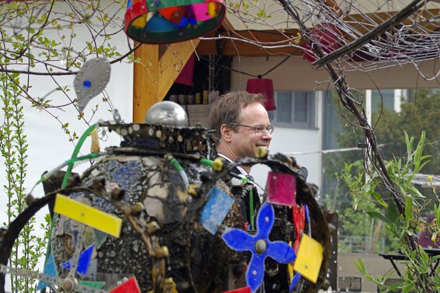 Rene Zechlin, durch die Blume beobachtet | Foto: Ilona Schäfer