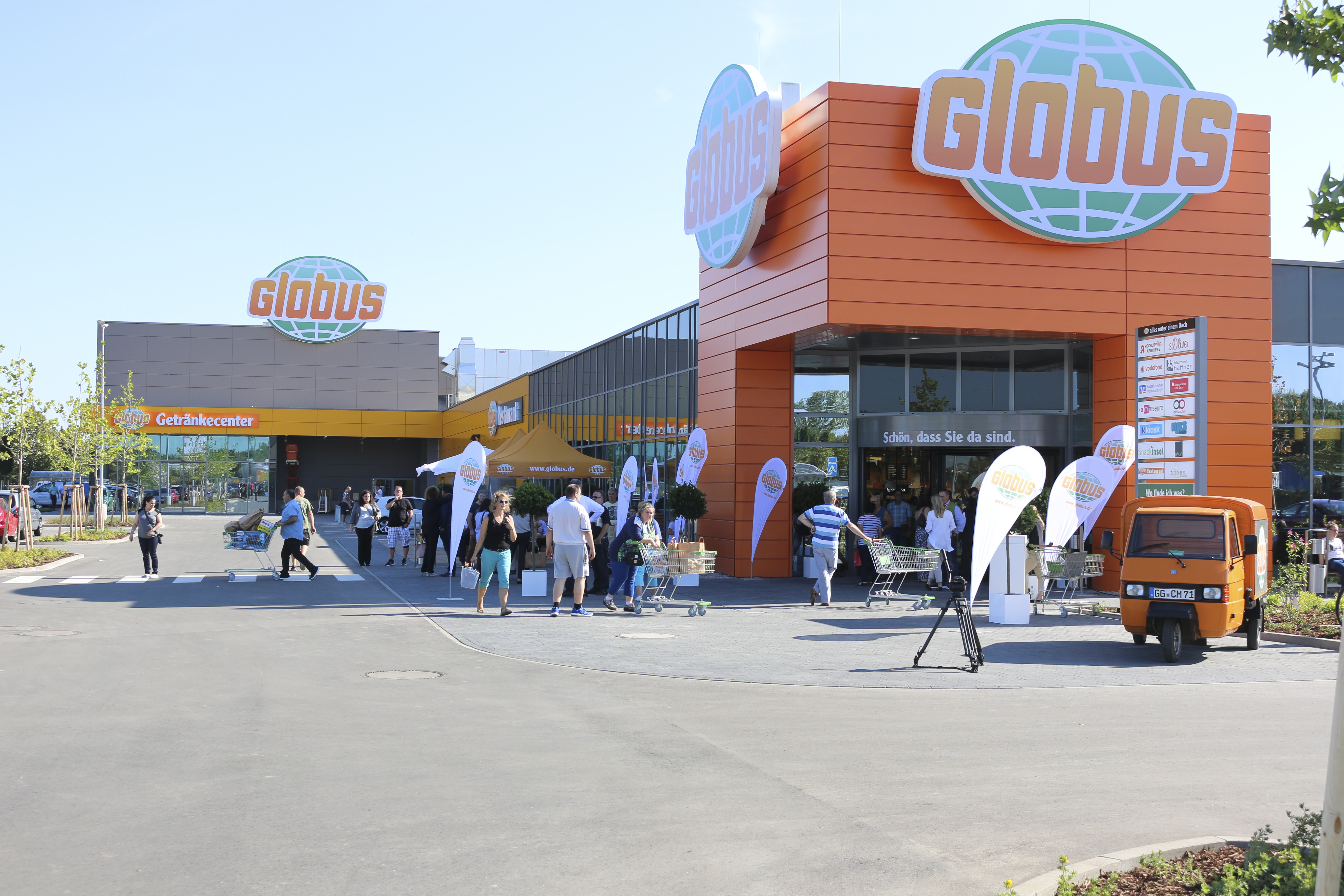 Globus wächst moderat.