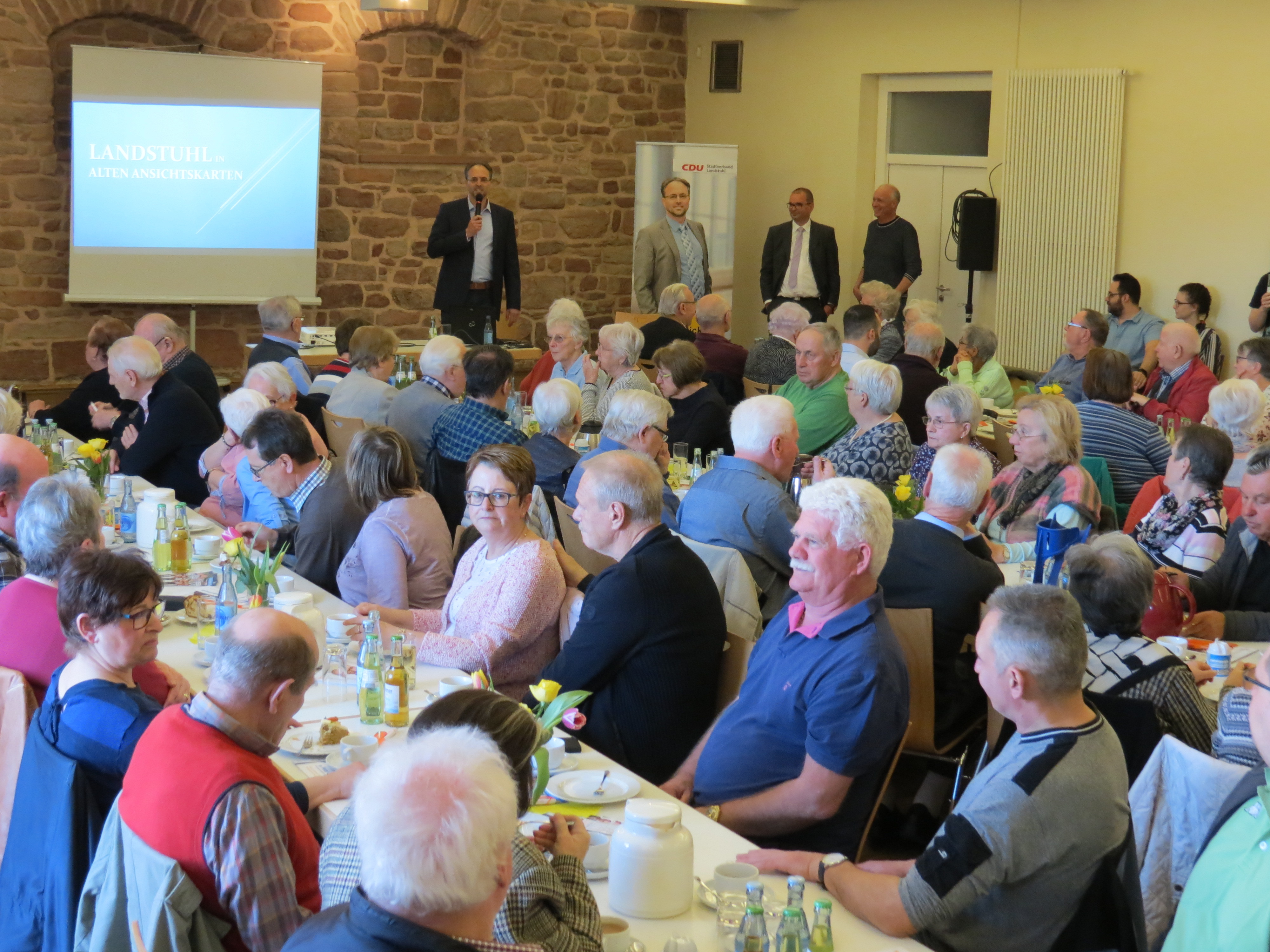 Großes Interesse beim Bildvortrag „Historisches Landstuhl“ Foto: Bohr